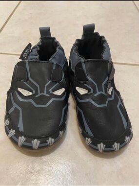Robeez Black Panther Shoes (12-18 months)